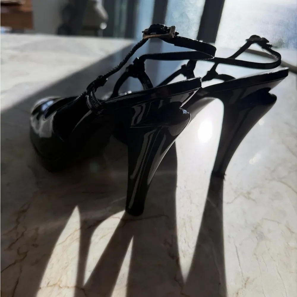 CHANEL Black and White Slingback Heel